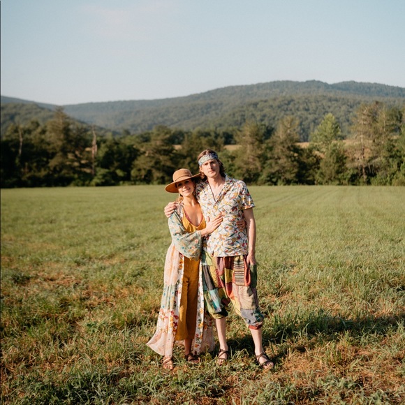 Meet your Posher, Caitlin - Picture 5 of 12